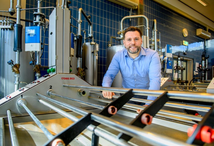 Kiwa - Dragan Jovanov in Kiwa's water laboratory at Rijswijk